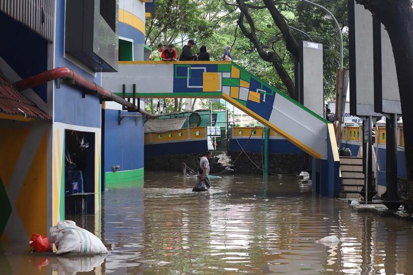 Penampakan Pasar Cipulir Terendam Banjir - Bagian 6