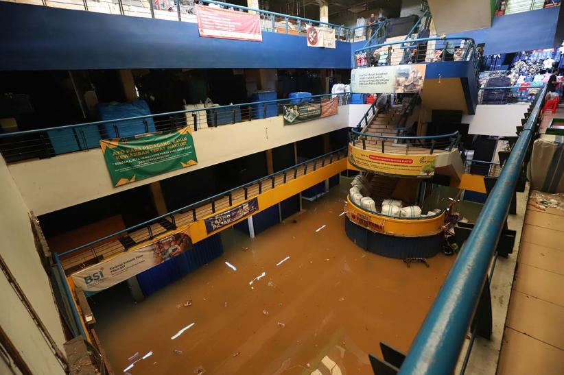 Penampakan Pasar Cipulir Terendam Banjir - Bagian 1