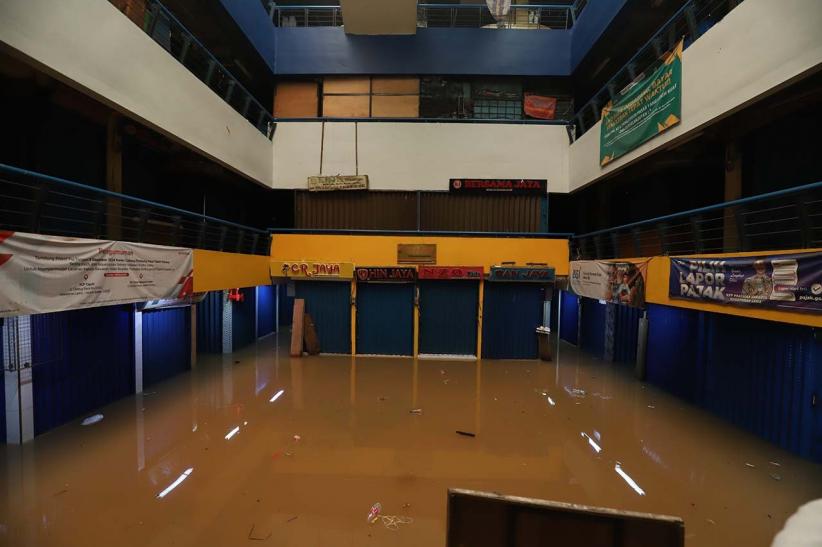 Penampakan Pasar Cipulir Terendam Banjir - Bagian 2