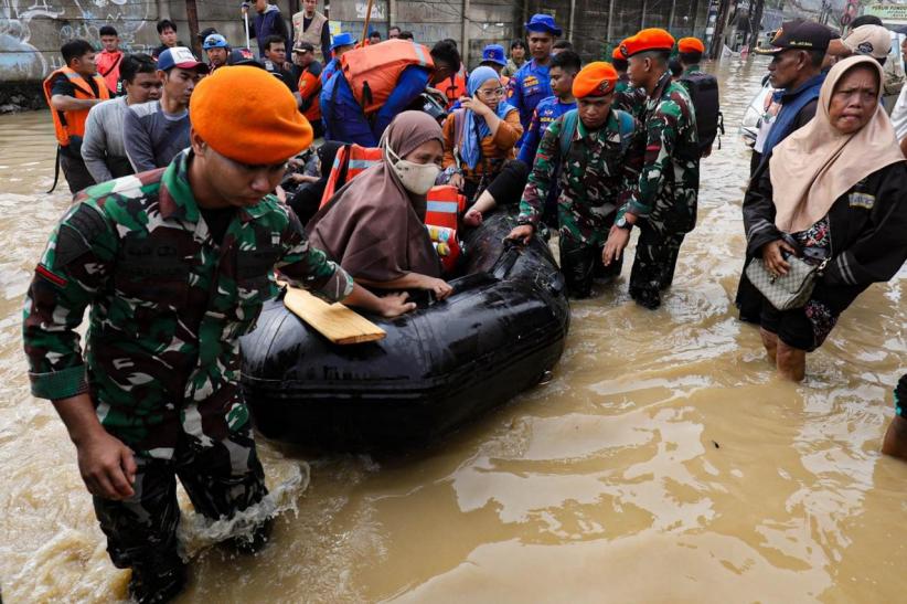 Penampakan Perumahan Pondok Gede Terendam Banjir 4 Meter - Bagian 4