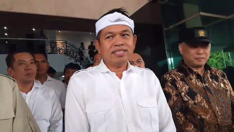 title Gubernur Dedi Mulyadi Ungkap Banjir di Jabar akibat Alih Fungsi Lahan secara Masif Gubernur Dedi Mulyadi Ungkap Banjir di Jabar akibat Alih Fungsi Lahan secara Masif