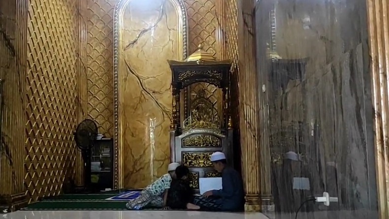 title Masjid Rahmatan Lil Alamin di Surabaya, Punya Desain Unik Berbentuk Kakbah Masjid Rahmatan Lil Alamin di Surabaya, Punya Desain Unik Berbentuk Kakbah