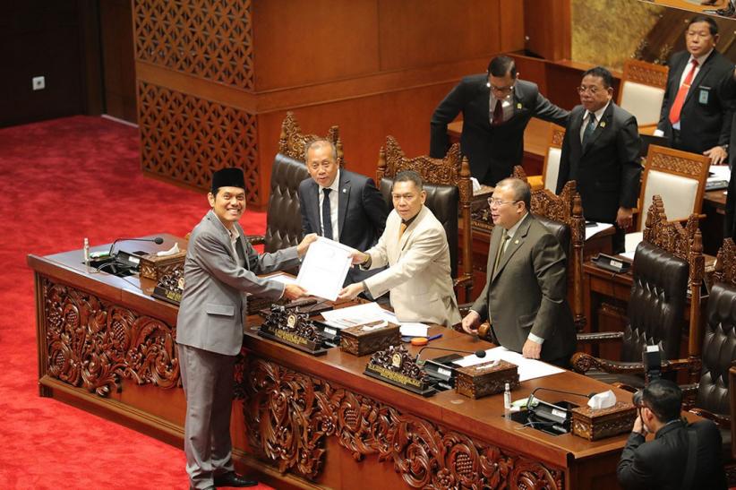 Momen Rapat Paripurna DPR Bahas Naturalisasi Pemain Timnas Indonesia - Bagian 1