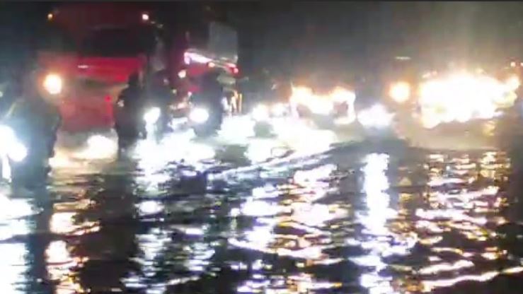 title Viral Macet Parah di Jalan Soekarno-Hatta Bandung Imbas Banjir Gedebage Viral Macet Parah di Jalan Soekarno-Hatta Bandung Imbas Banjir Gedebage