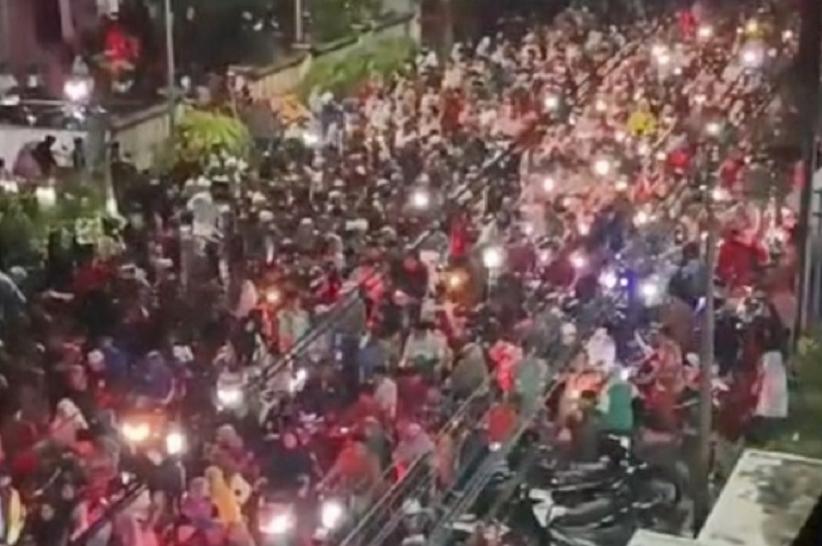 Video Viral Sholat Tarawih Berjemaah di Masjid Jami Al-Ilyas Malang Dapat Hadiah Uang