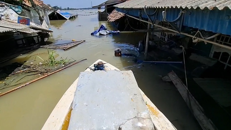 title Kondisi Terkini Banjir di Karawang, 220 Rumah Warga Masih Terendam Kondisi Terkini Banjir di Karawang, 220 Rumah Warga Masih Terendam
