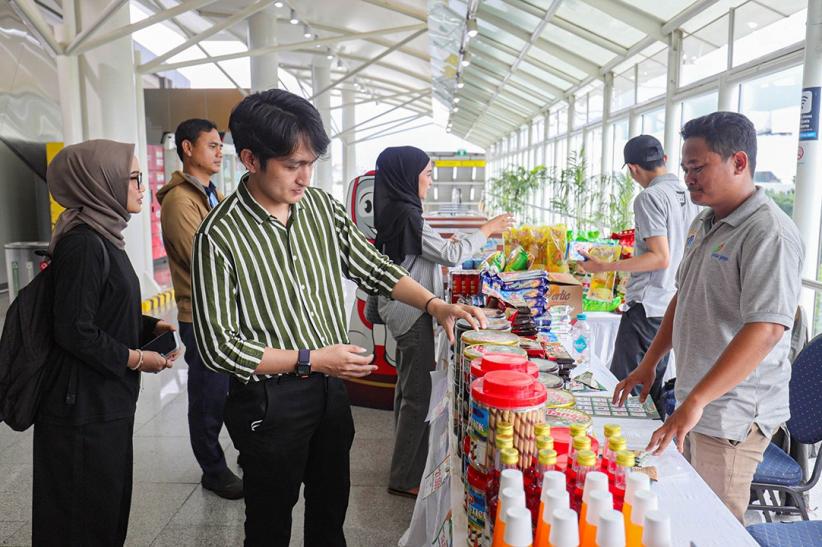 Belanja Sembako Murah dan Daging Segar di Pasar Ramadan LRT Jakarta - Bagian 1