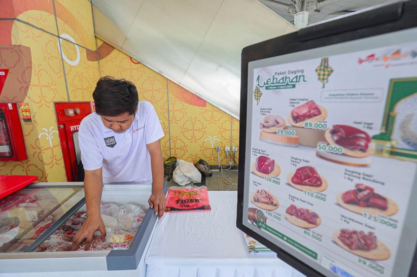 Belanja Sembako Murah dan Daging Segar di Pasar Ramadan LRT Jakarta - Bagian 2