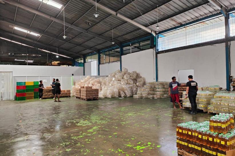 Penampakan Gudang MinyaKita yang Kurangi Takaran Minyak Goreng 1 Liter - Bagian 2