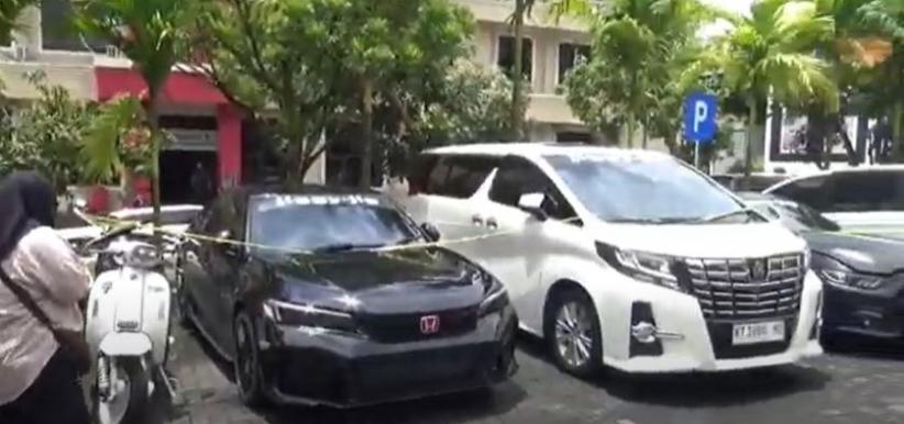 title Polda Kaltim Sita Mobil Mewah Milik Direktur Persiba terkait Kasus TPPU dan Narkoba Polda Kaltim Sita Mobil Mewah Milik Direktur Persiba terkait Kasus TPPU dan Narkoba