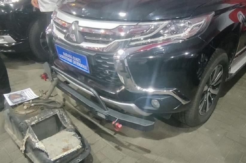 title Pengemudi Pajero Ditangkap, Bawa Sabu 13 Kg dalam Tangki Bensin Dimodifikasi Pengemudi Pajero Ditangkap, Bawa Sabu 13 Kg dalam Tangki Bensin Dimodifikasi