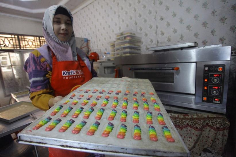 Melihat Produksi Kue Kering hingga Dijual Live di Media Sosial - Bagian 6