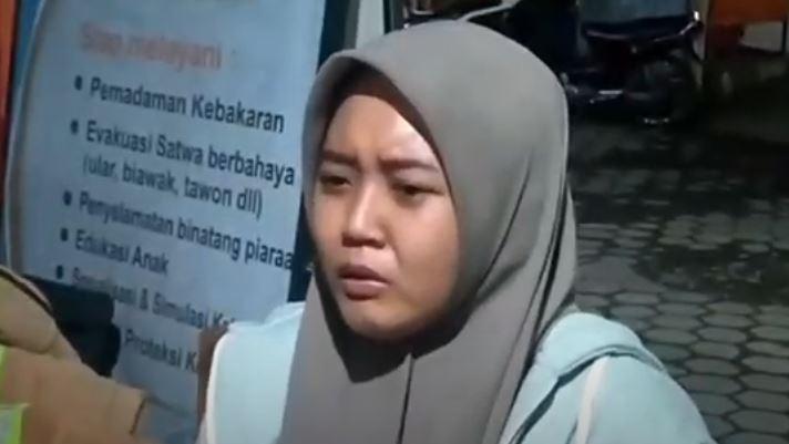 title Cerita Putri Curhat ke Damkar Pekalongan, Laporan Ditolak Polisi Malah Ditawari Beli Nastar Cerita Putri Curhat ke Damkar Pekalongan, Laporan Ditolak Polisi Malah Ditawari Beli Nastar