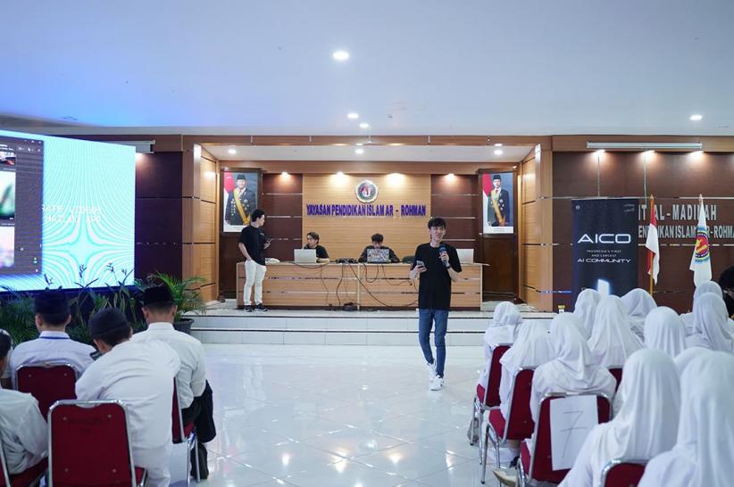 Wapres Gibran Didampingi Waketum Kadin Indonesia Clarissa Tanoesoedibjo Hadiri Workshop AI - Bagian 5