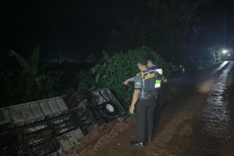 title Kecelakaan Bus Rombongan Pengajian di Wonogiri, 1 Orang Tewas 6 Terluka Kecelakaan Bus Rombongan Pengajian di Wonogiri, 1 Orang Tewas 6 Terluka