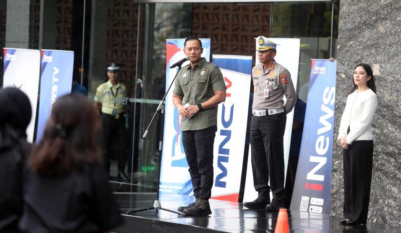 Menteri AHY Didampingi Angela Tanoesoedibjo Lepas Tim Liputan Mudik iNews Media Group - Bagian 5