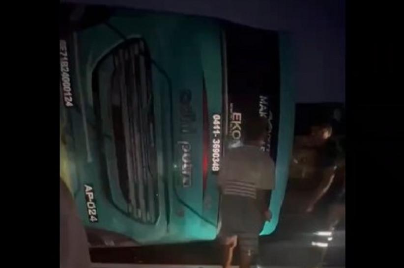 title Kecelakaan Bus Rombongan Pemudik Terguling di Luwu Sulsel, 16 Orang Luka-luka Kecelakaan Bus Rombongan Pemudik Terguling di Luwu Sulsel, 16 Orang Luka-luka