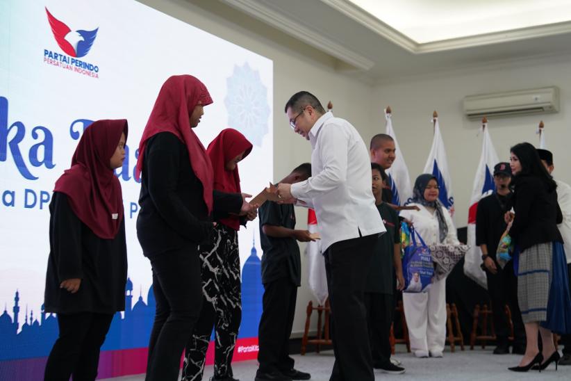 Hary Tanoesoedibjo Hadiri Buka Bersama Pengurus DPP Partai Perindo - Bagian 4