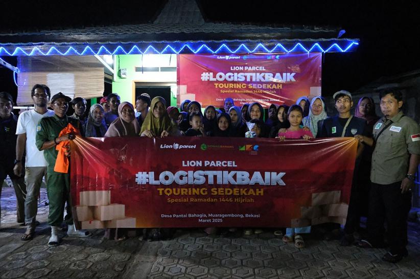 Ratusan Paket Sembako dan Barang Layak Pakai untuk Warga Muaragembong - Bagian 4