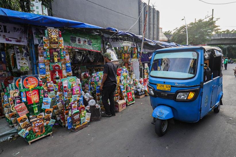 Potret Pedagang Parsel Lebaran di Cikini Menunggu Pembeli - Bagian 3
