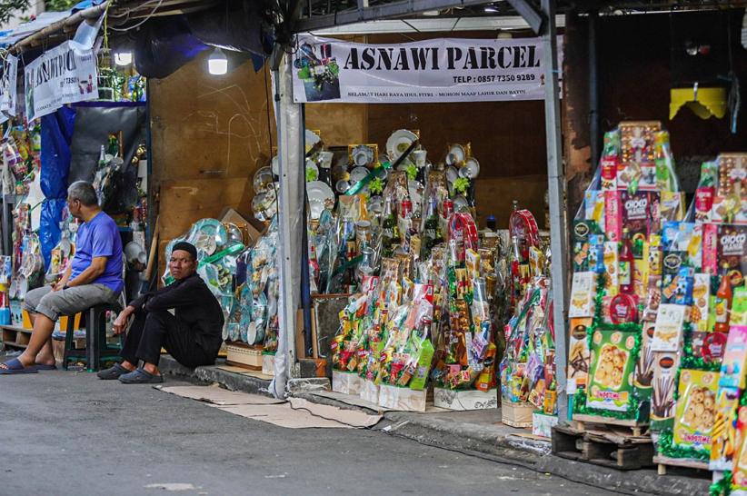Potret Pedagang Parsel Lebaran di Cikini Menunggu Pembeli - Bagian 1