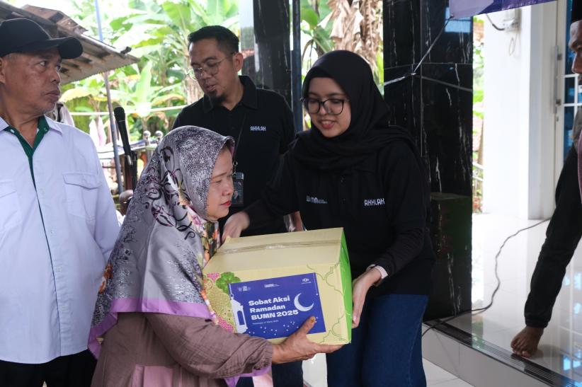 Berbagi Suka Cita Ramadan, Indonesia Re Salurkan Ratusan Paket Sembako - Bagian 3