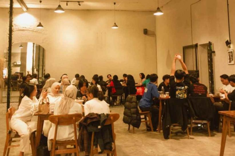 title 8 Lokasi Nobar Timnas Indonesia vs Bahrain di Bandung: Nikmati Kopi Lokal dan Kue Tradisional Sambil Dukung Skuad Garuda 8 Lokasi Nobar Timnas Indonesia vs Bahrain di Bandung: Nikmati Kopi Lokal dan Kue Tradisional Sambil Dukung Skuad Garuda
