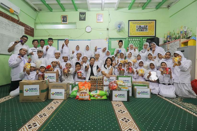 MNC Peduli Salurkan Sembako ke Taman Asuhan Aisyiyah Menteng - Bagian 2