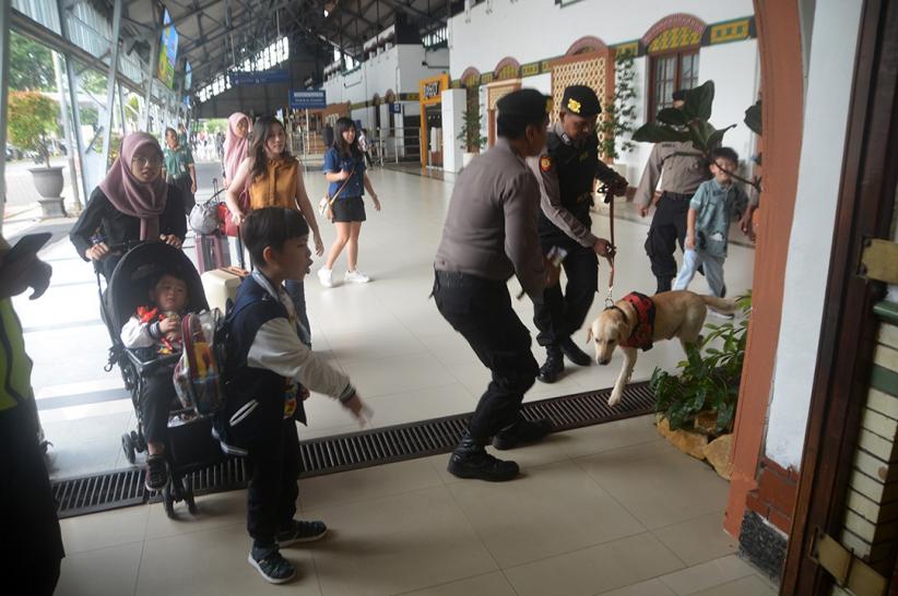 Pengamanan Posko Angkutan Lebaran 2025 di Stasiun Semarang Tawang - Bagian 3