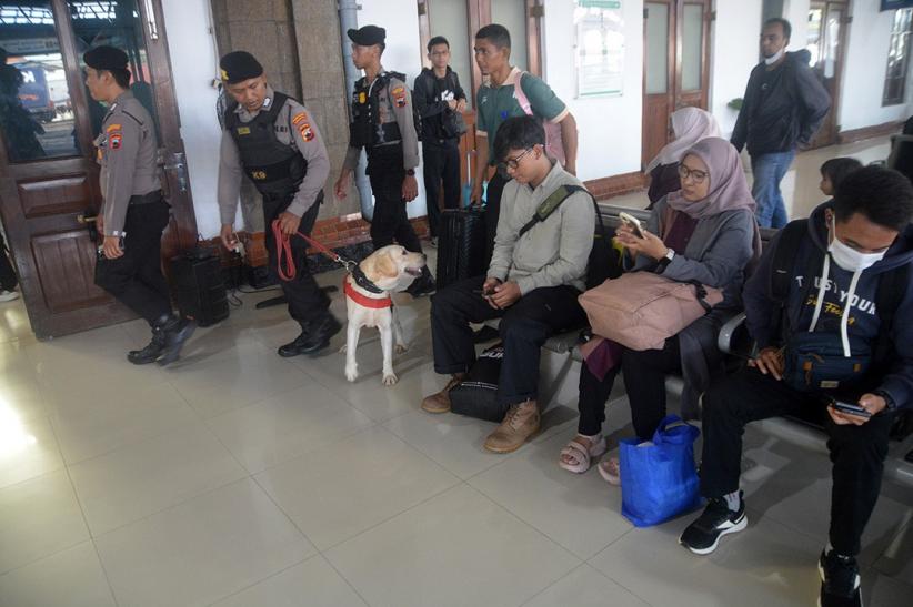 Pengamanan Posko Angkutan Lebaran 2025 di Stasiun Semarang Tawang - Bagian 2