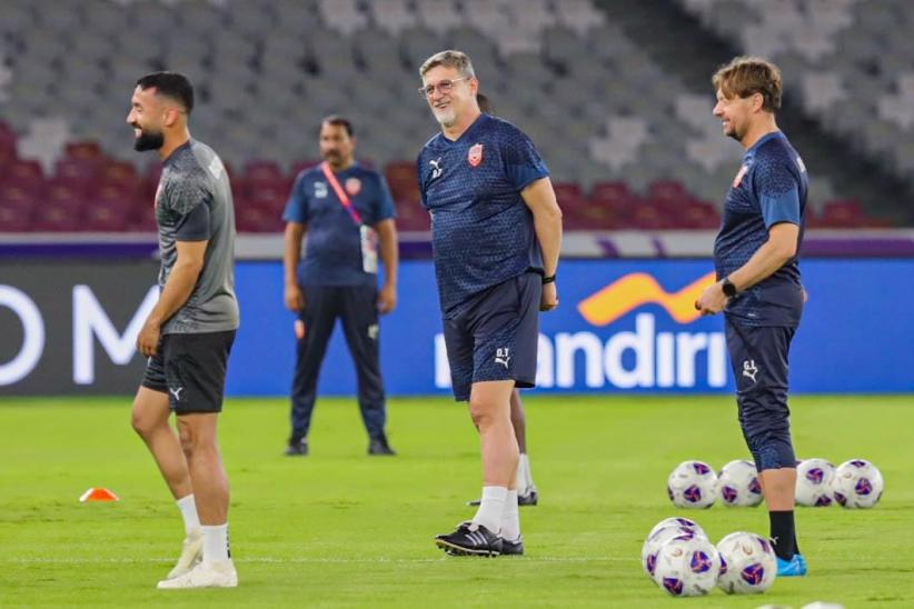 Timnas Bahrain Serius Berlatih untuk Hadapi Timnas Indonesia Besok - Bagian 7