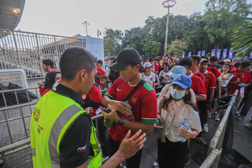 Suporter Timnas Indonesia Berdatangan ke SUGBK Siap Dukung Garuda Hadapi Bahrain - Bagian 5