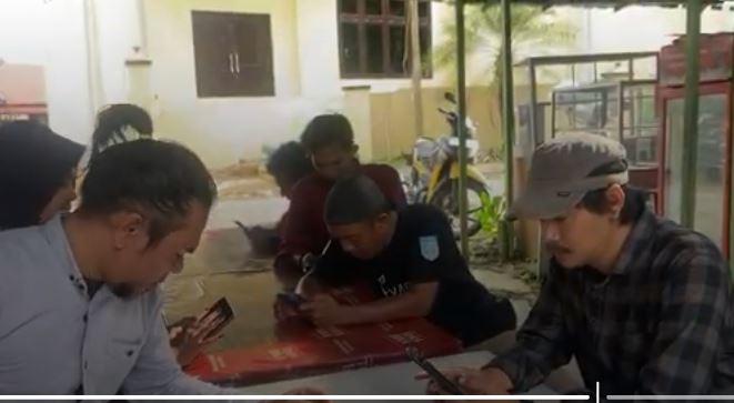 title Aji Desak Polisi Usut Tuntas Tewasnya Wartawati Muda di Banjar Aji Desak Polisi Usut Tuntas Tewasnya Wartawati Muda di Banjar