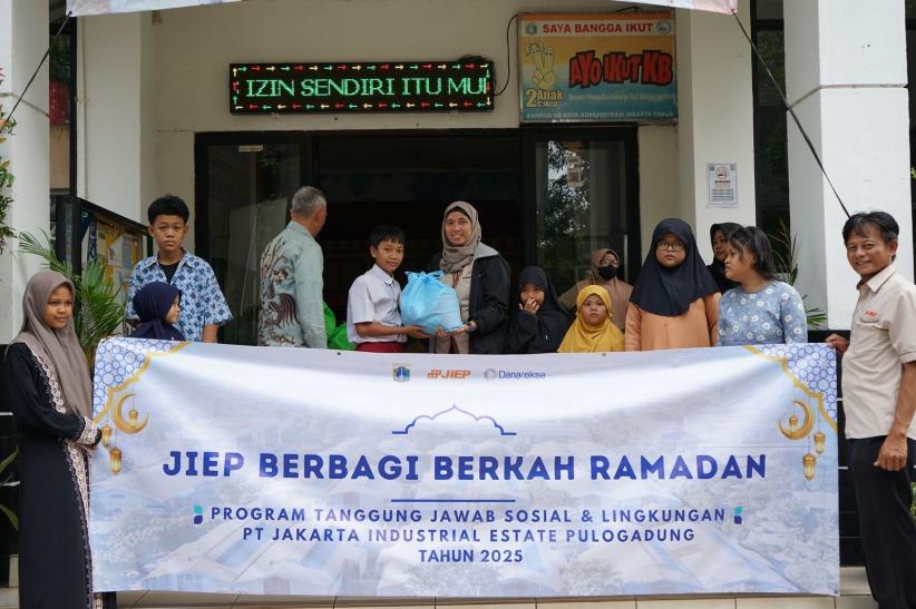 JIEP Berbagi Berkah Ramadan kepada Masyarakat Sekitar Kawasan Industri Pulogadung - Bagian 4