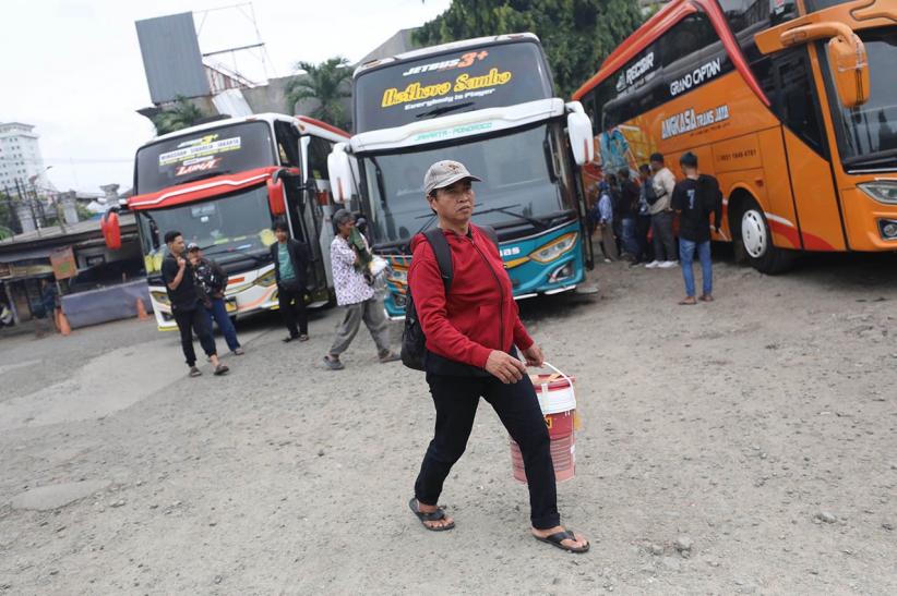 Terminal Pondok Pinang Didominasi Pemudik Tujuan Luar Pulau Jawa - Bagian 3