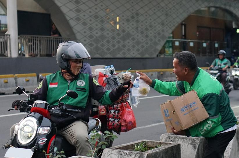 Mitra Grab Bagi-Bagi 11.000 Takjil Gratis - Bagian 5