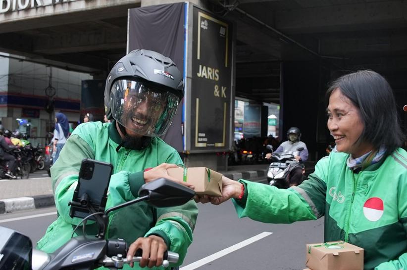 Mitra Grab Bagi-Bagi 11.000 Takjil Gratis - Bagian 3