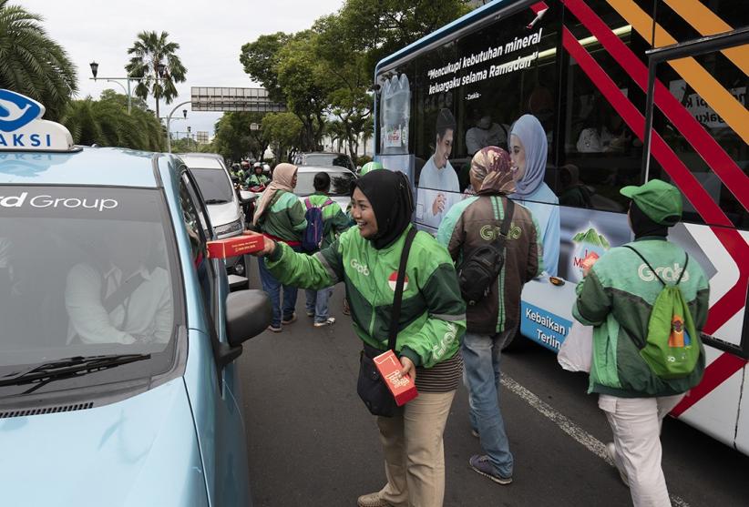 Mitra Grab Bagi-Bagi 11.000 Takjil Gratis - Bagian 4