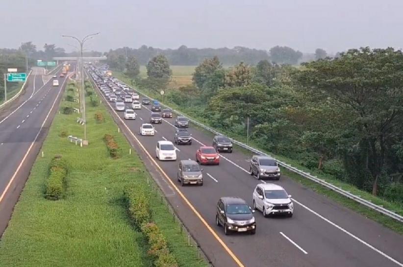 Arus Mudik H-4 Lebaran, Tol Cipali Diberlakukan Contra Flow di Km 162-169