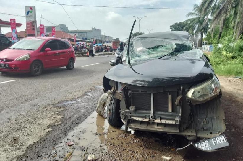 Kecelakaan di Indramayu, Minibus Tabrak Tiang PJU usai Antar Pemudik