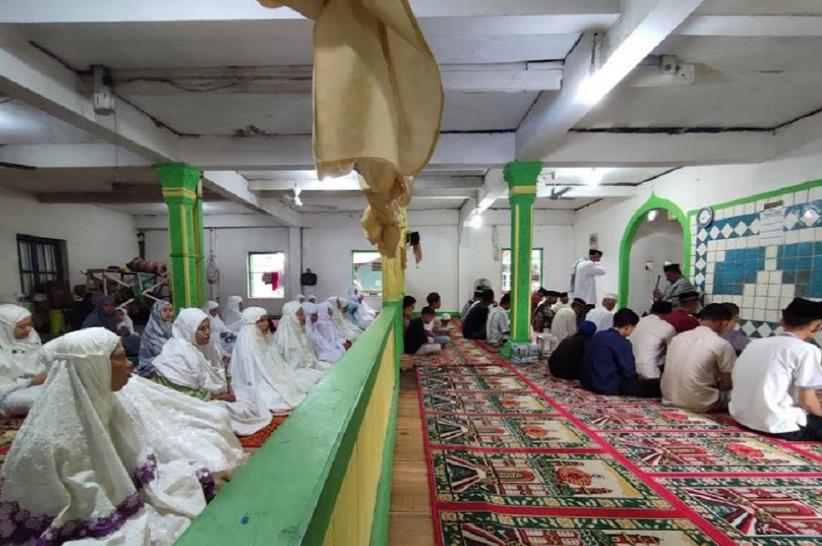 Rayakan Lebaran, Jemaah Tarekat Naqsabandiyah di Sumbar Gelar Salat Idul Fitri