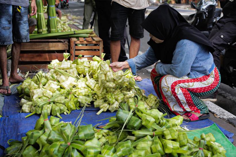 Penjualan Kulit Ketupat Jelang Idul Fitri 1446 H - Bagian 3