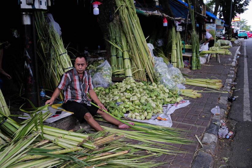 Penjualan Kulit Ketupat Jelang Idul Fitri 1446 H - Bagian 4