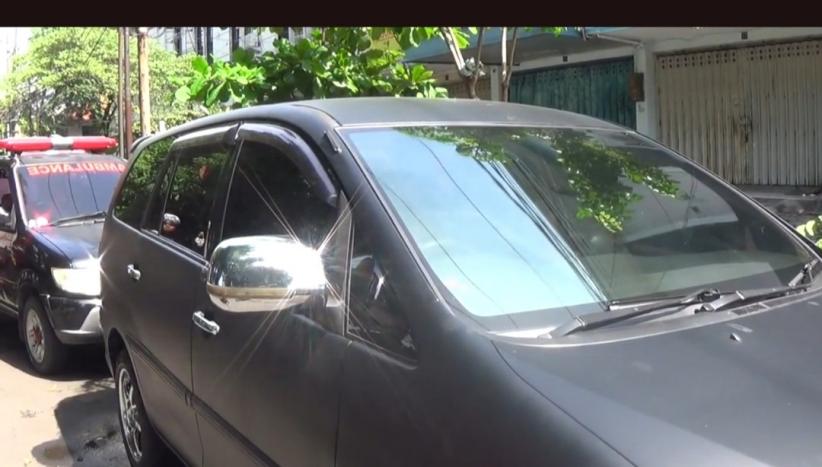 Surabaya Geger, Sejoli Ditemukan Tewas Dalam Mobil Innova