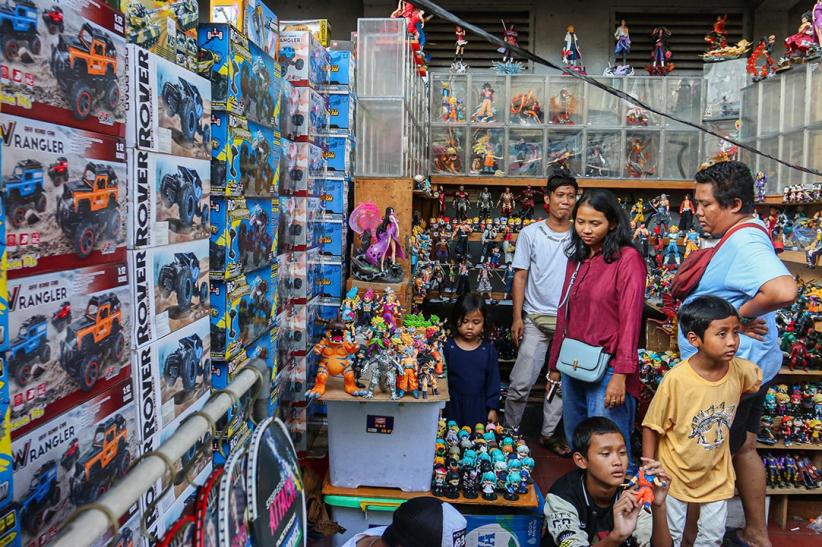 Pedagang Ungkap Penjualan Mainan Anak di Pasar Asemka Turun  - Bagian 4