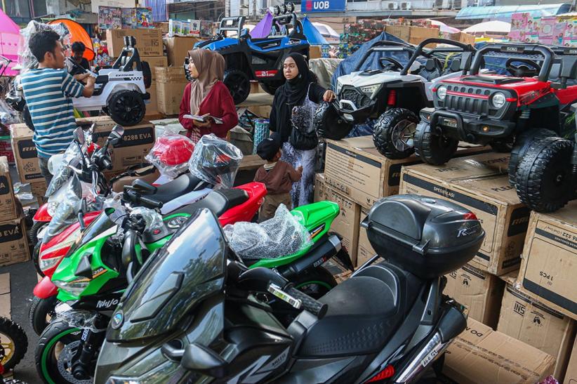Pedagang Ungkap Penjualan Mainan Anak di Pasar Asemka Turun  - Bagian 5