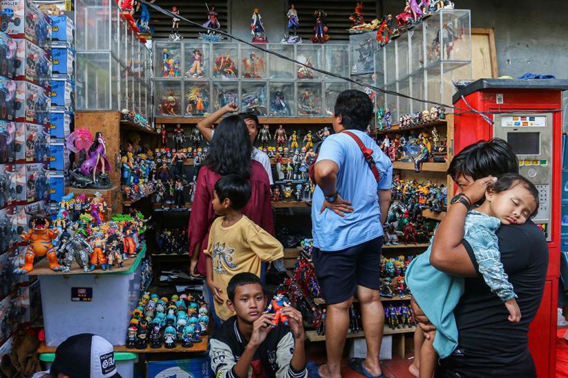 Pedagang Ungkap Penjualan Mainan Anak di Pasar Asemka Turun  - Bagian 1