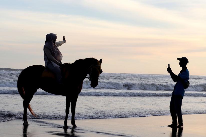 Serunya Keliling Pantai Parangtritis Naik Delman - Bagian 1