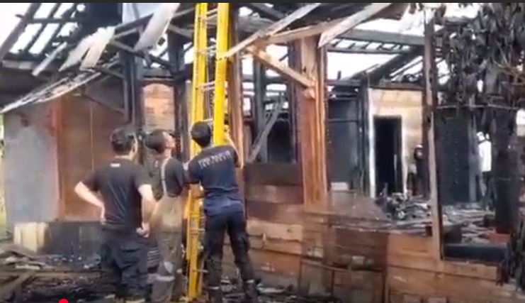 Ditinggal Piket Lebaran, Rumah Polisi di Blora Ludes Terbakar