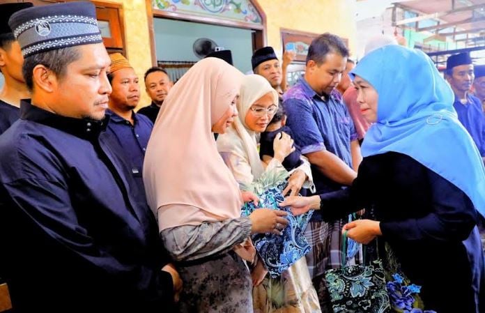 Longsor Pacet Mojokerto Tewaskan 10 Orang, Khofifah Santuni Keluarga Korban